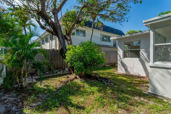 $2,500 | 214 Northeast 11th Street, Delray Beach, FL 33444