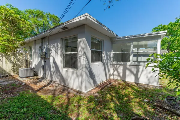 $2,500 | 214 Northeast 11th Street, Delray Beach, FL 33444