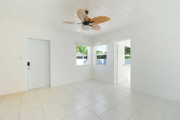 $2,500 | 214 Northeast 11th Street, Delray Beach, FL 33444