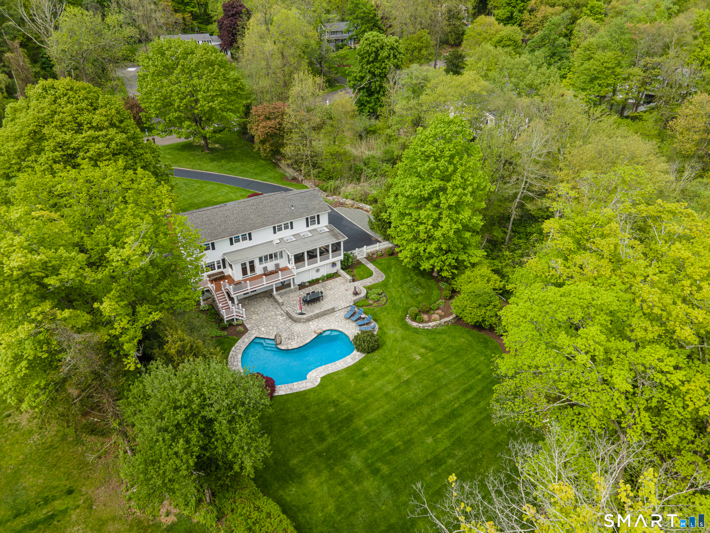 27 Webster Road Ridgefield, CT 06877 - Photo 3 of 40