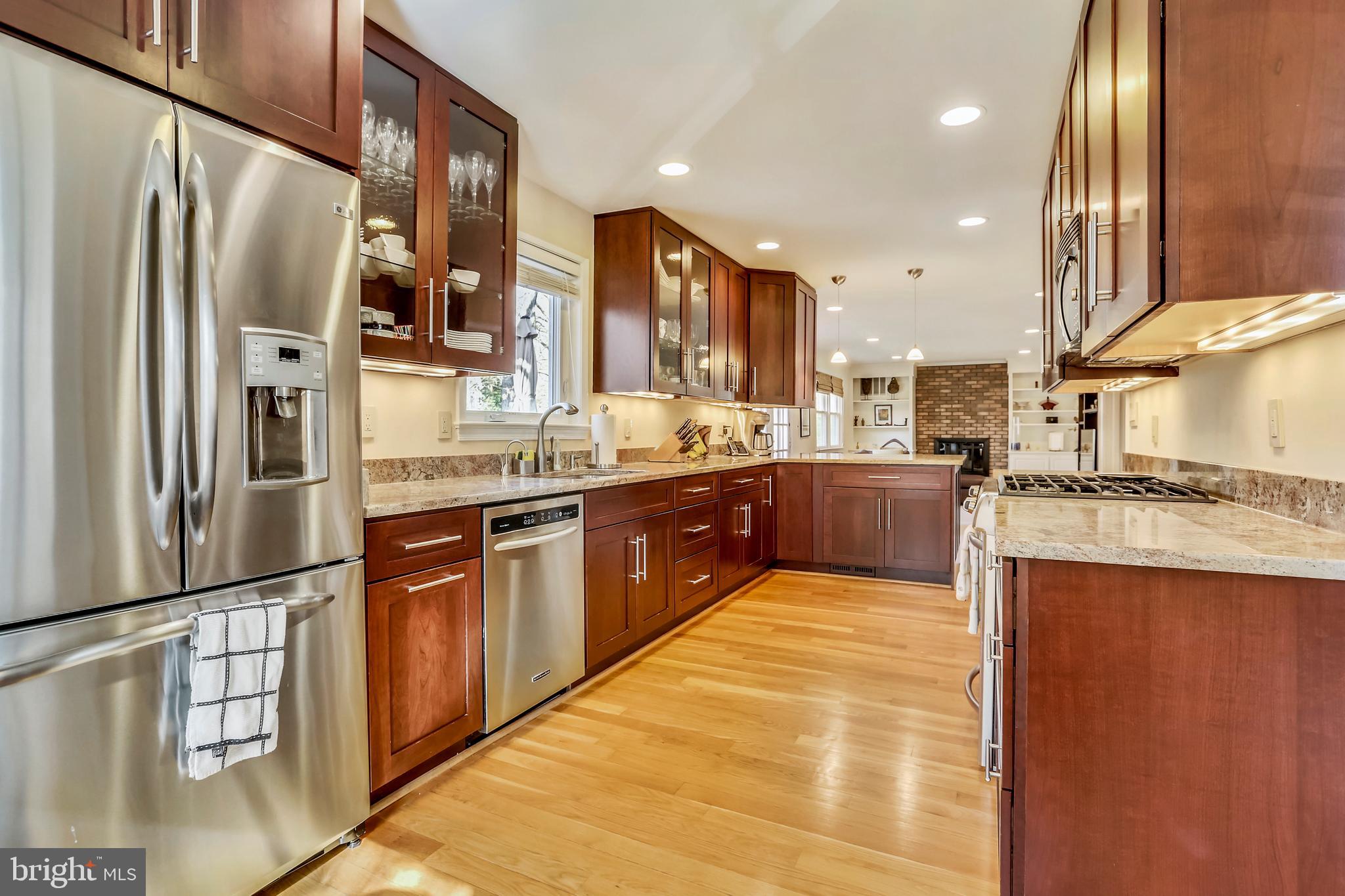 11820 Prestwick Road Potomac, MD 20854 - Photo 11 of 48 Gallery Image 11