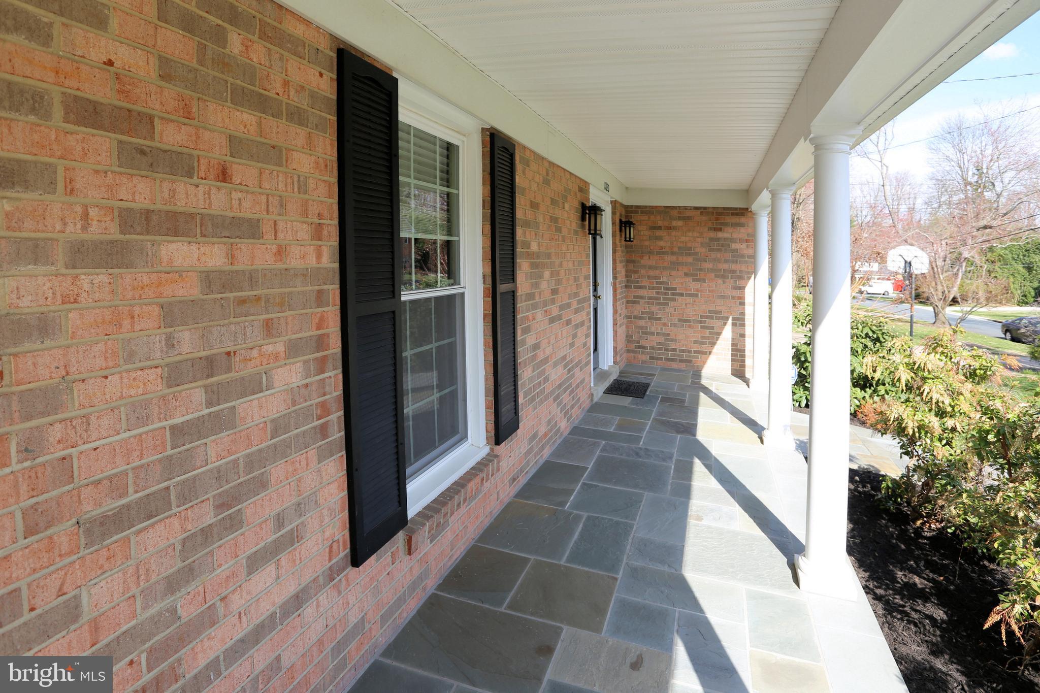 11820 Prestwick Road Potomac, MD 20854 - Photo 6 of 48 Gallery Image 6