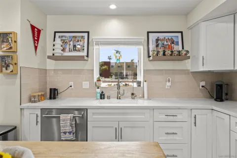$1,325,000 | 1952 Hornblend Street, Unit 6, San Diego, CA 92109