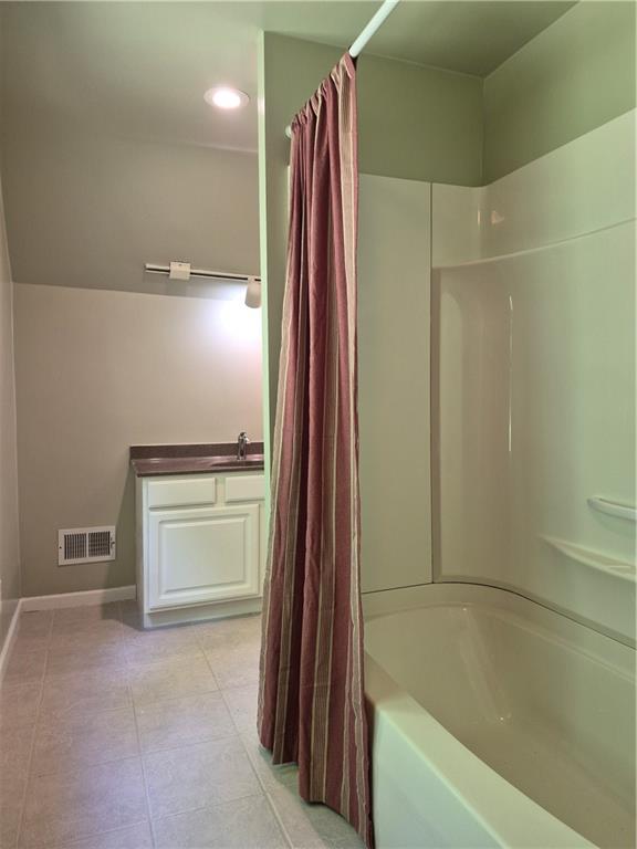 117 Cowpath Road Aliquippa, PA 15001 - Photo 31 of 50 UPSTAIRS FULL BATH
