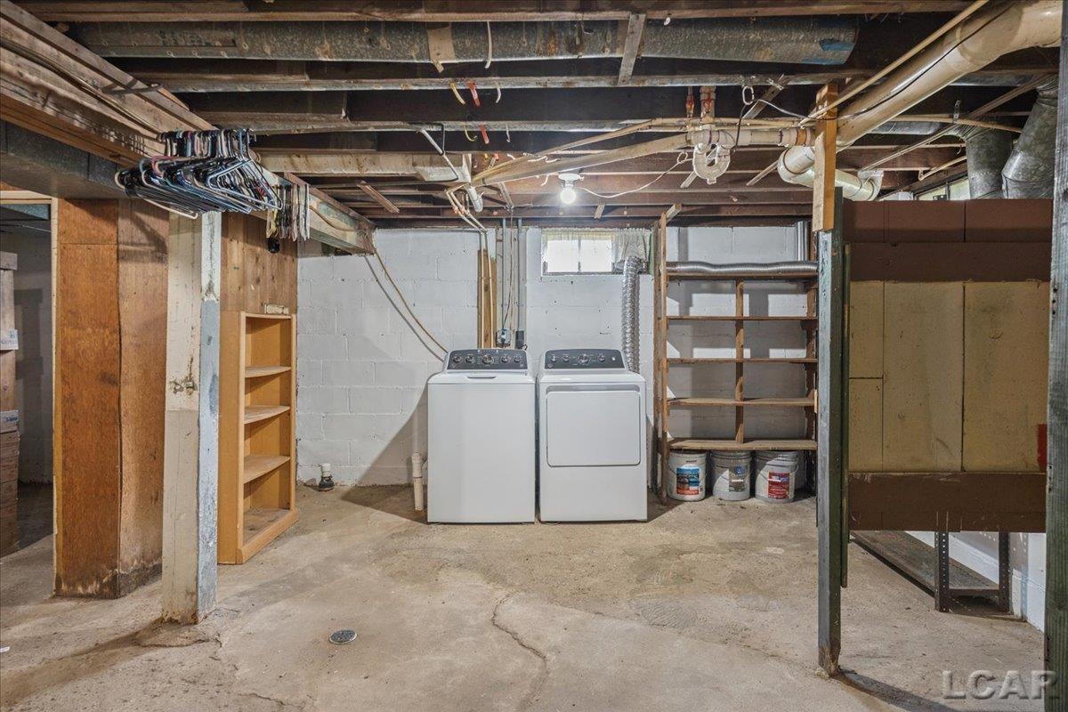 1237 Vine Street Adrian, MI 49221 - Photo 22 of 24 50213282-b99890ff-3f75-4cc3-9bdd-2c0d52310939.JPG