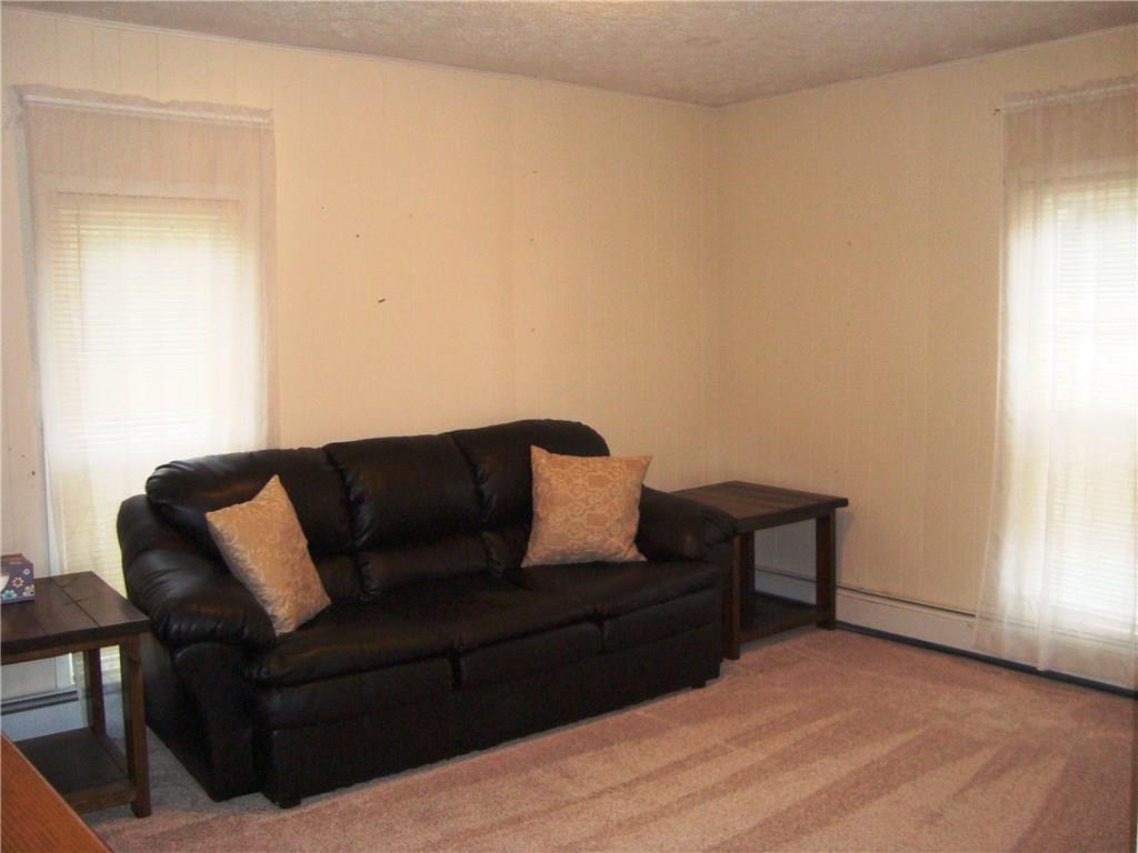 1203 Franklin Road Jackson Center, PA 16133 - Photo 4 of 11 Upstairs unit Living Room