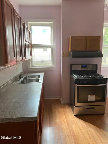 $1,900 | 361 Orange Street, Unit 1, Albany, NY 12206