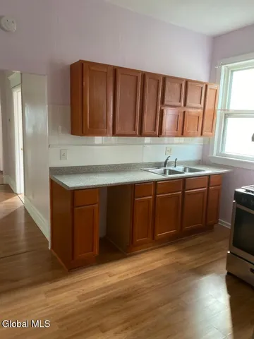 $1,900 | 361 Orange Street, Unit 1, Albany, NY 12206