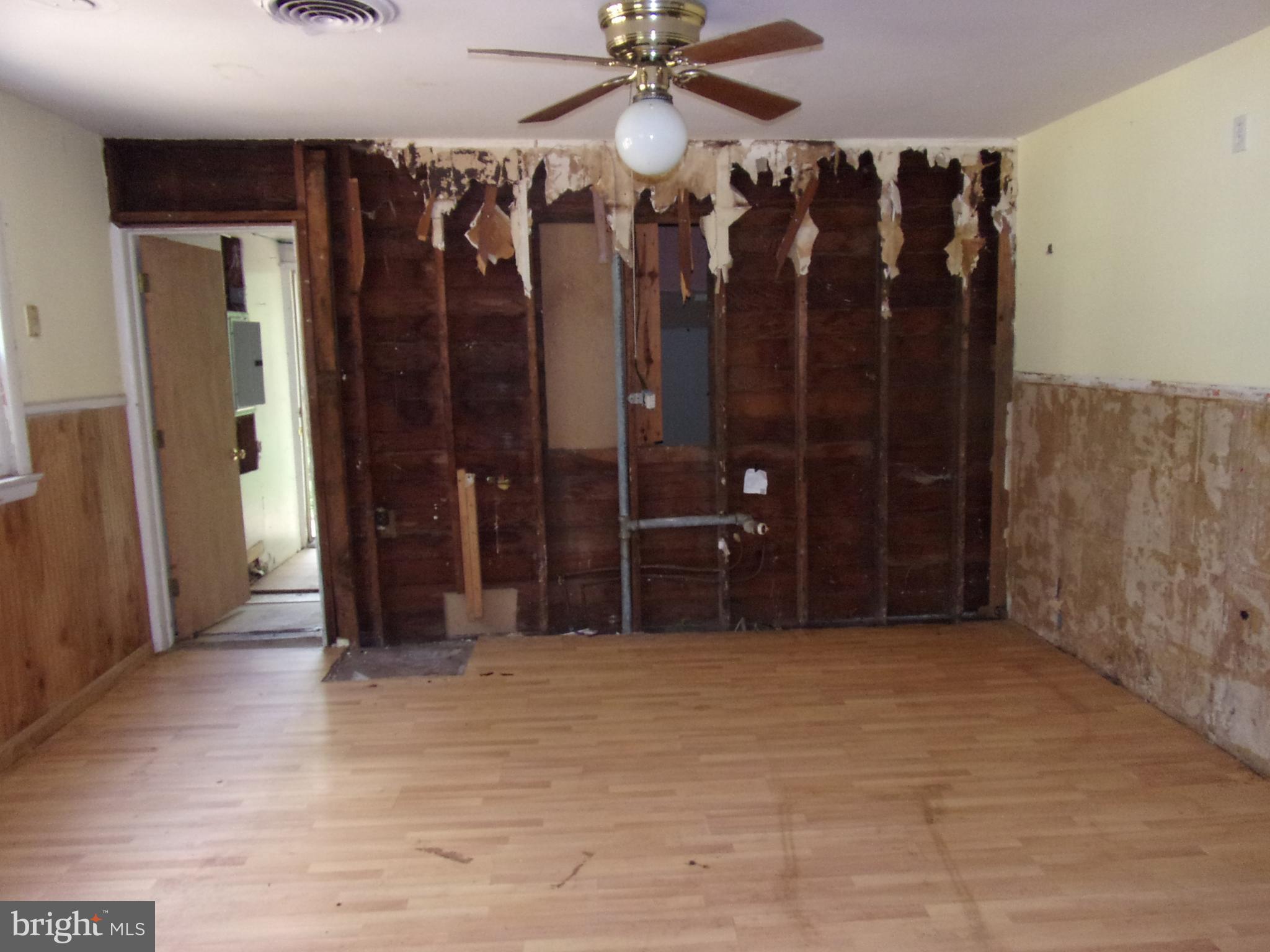 718 Fox Run Road Sewell, NJ 08080 - Photo 3 of 13 Dining Area