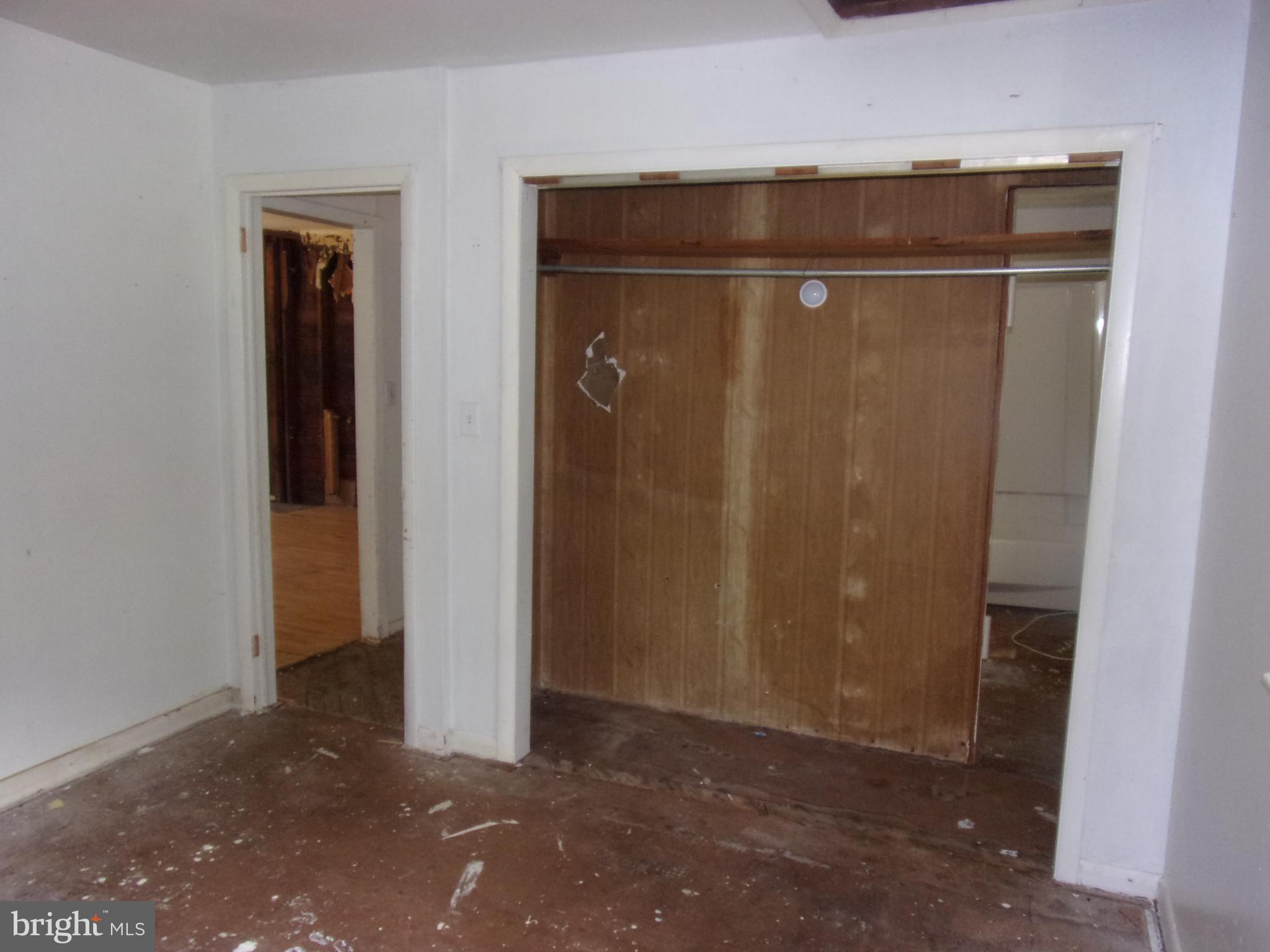 718 Fox Run Road Sewell, NJ 08080 - Photo 4 of 13 Bedroom