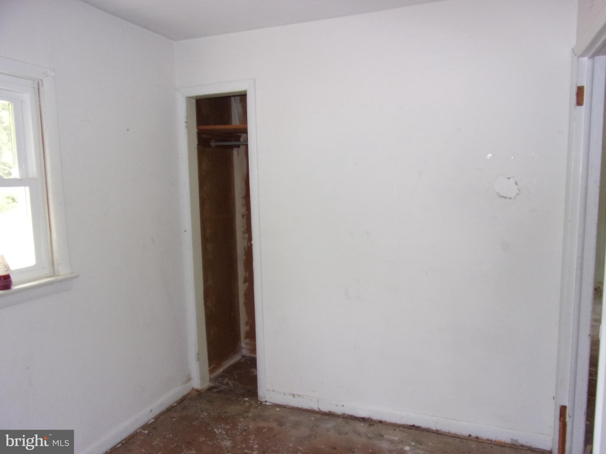 718 Fox Run Road Sewell, NJ 08080 - Photo 7 of 13 Bedroom