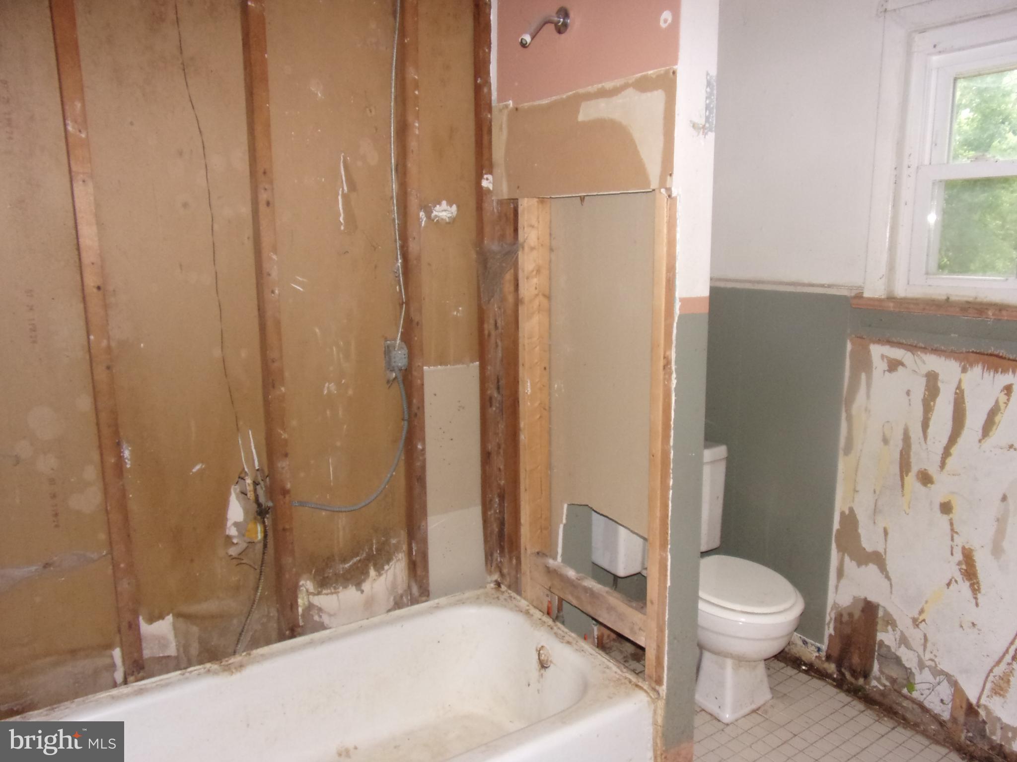 718 Fox Run Road Sewell, NJ 08080 - Photo 9 of 13 Bathroom