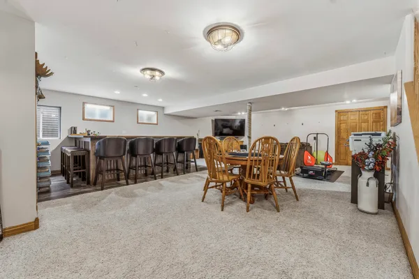 $575,000 | 1028 Brewer Court, West Dundee, IL 60118