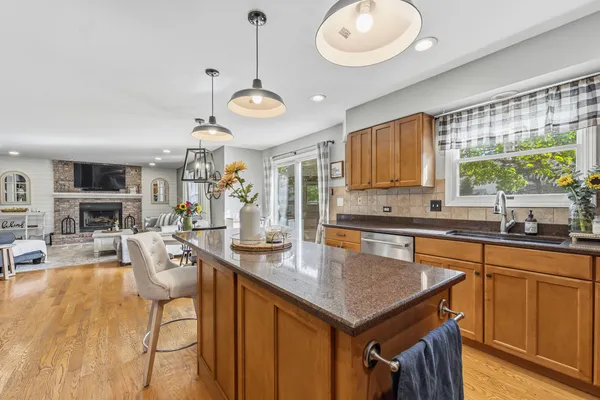 $575,000 | 1028 Brewer Court, West Dundee, IL 60118