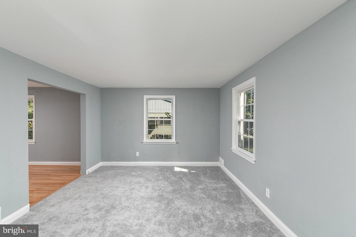 6206 Catalpha Road Baltimore, MD 21214 - Photo 10 of 30 Living Room