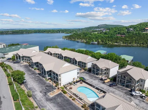 $259,900 | 135 Upper Emerald Bay Circle, Unit 6, Hollister, MO 65672
