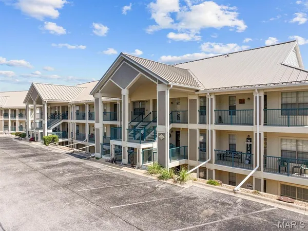 $259,900 | 135 Upper Emerald Bay Circle, Unit 6, Hollister, MO 65672