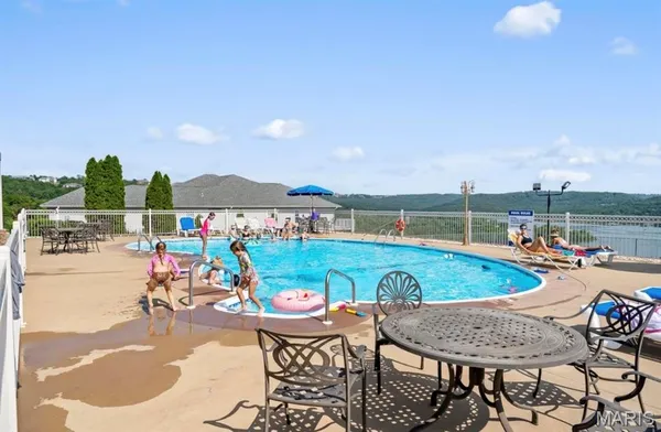 $259,900 | 135 Upper Emerald Bay Circle, Unit 6, Hollister, MO 65672