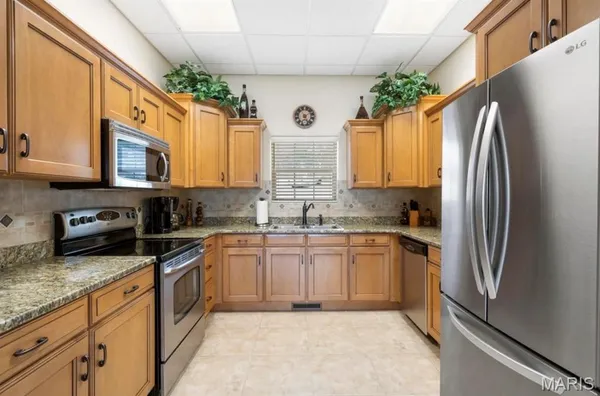 $259,900 | 135 Upper Emerald Bay Circle, Unit 6, Hollister, MO 65672