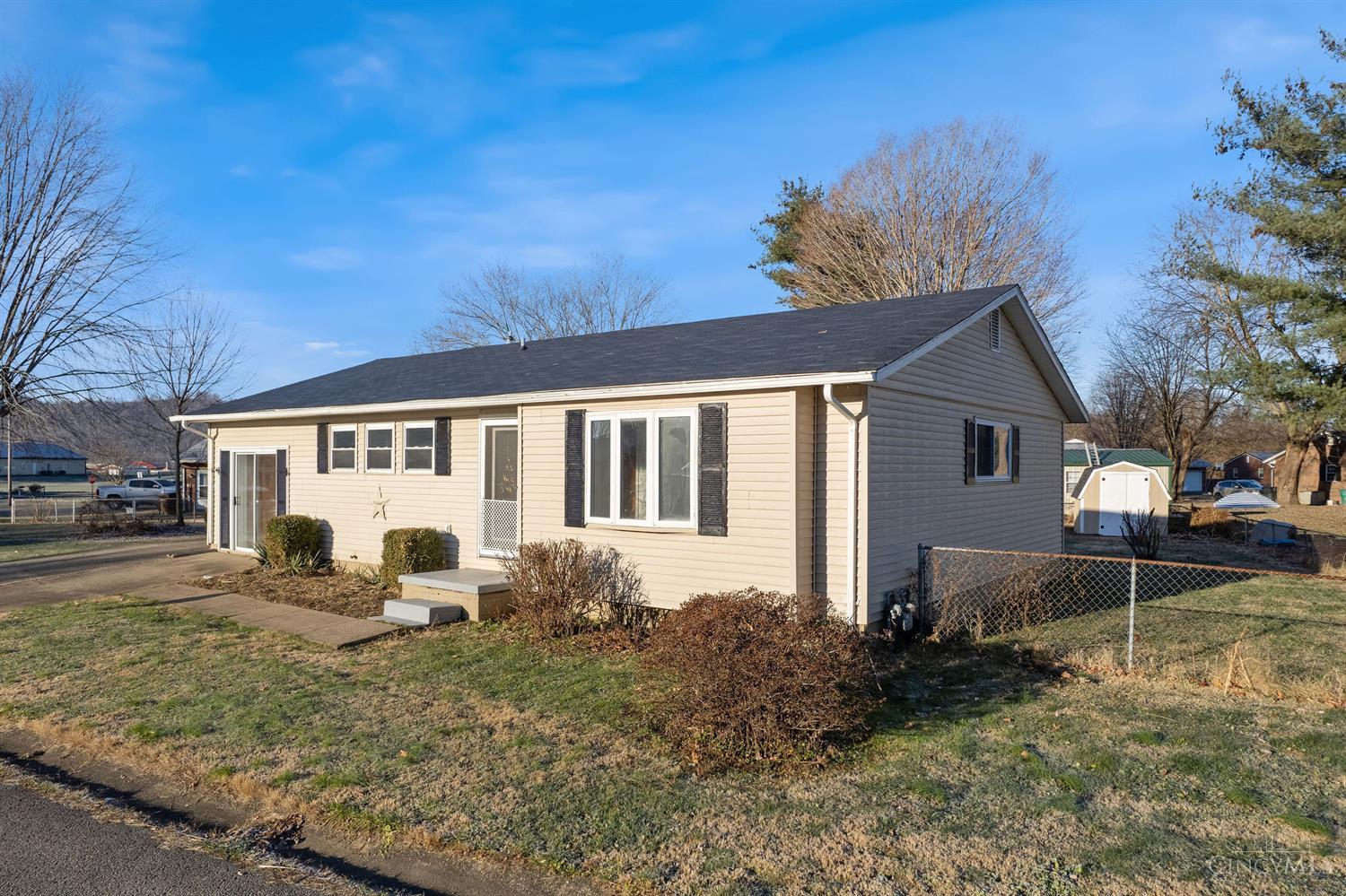 1861 Stivers Road Aberdeen, OH 45101 - Photo 2 of 37