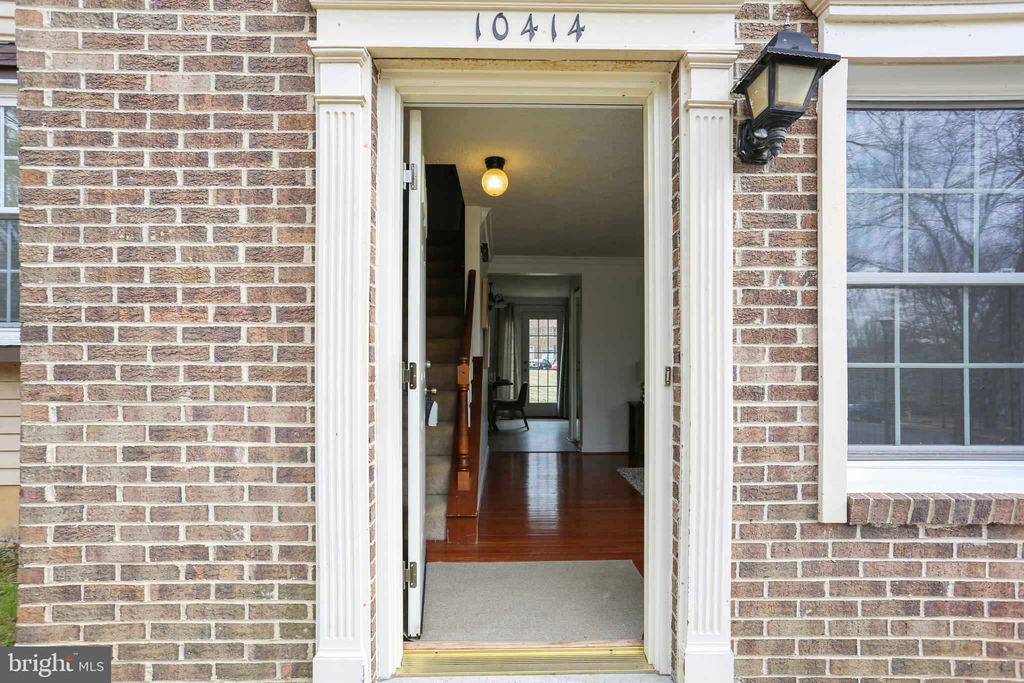 10414 Apple Ridge Road Gaithersburg, MD 20886 - Photo 4 of 48 Front door