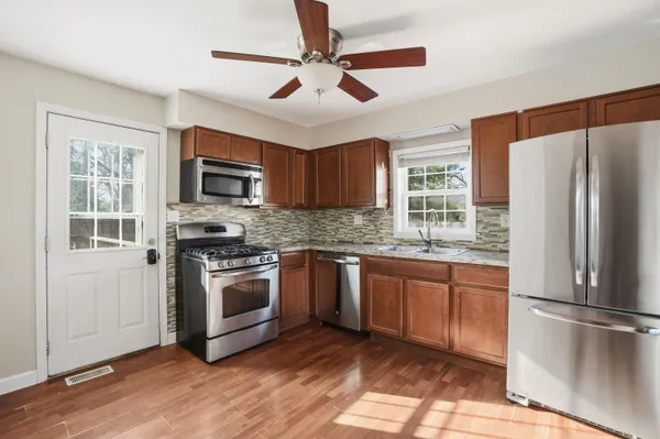 $249,900 | 316 Oak Circle, Crown Point, IN 46307