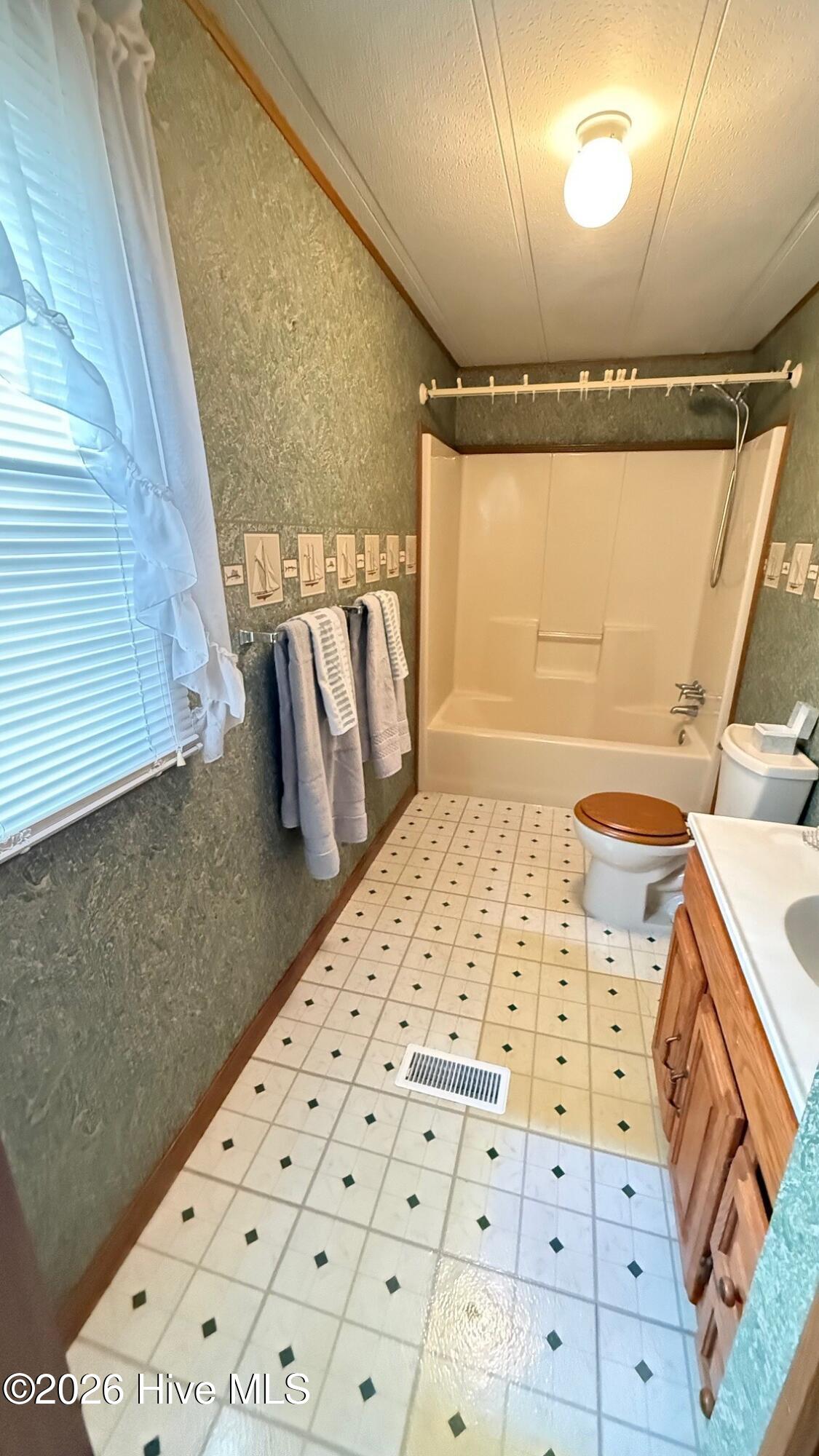 1068 Harrell's Loop Road Jacksonville, NC 28540 - Photo 9 of 28 m bath