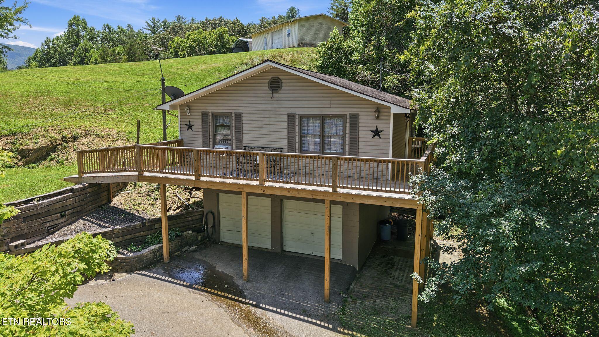 1317 Dupont Road Seymour, TN 37865 - Photo 33 of 60 Guest Home with 2 car garage