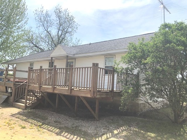 1569 Nelson Road Dixon, IL 61021 - Photo 4 of 17