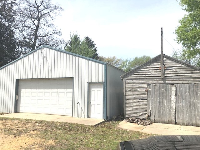 1569 Nelson Road Dixon, IL 61021 - Photo 5 of 17