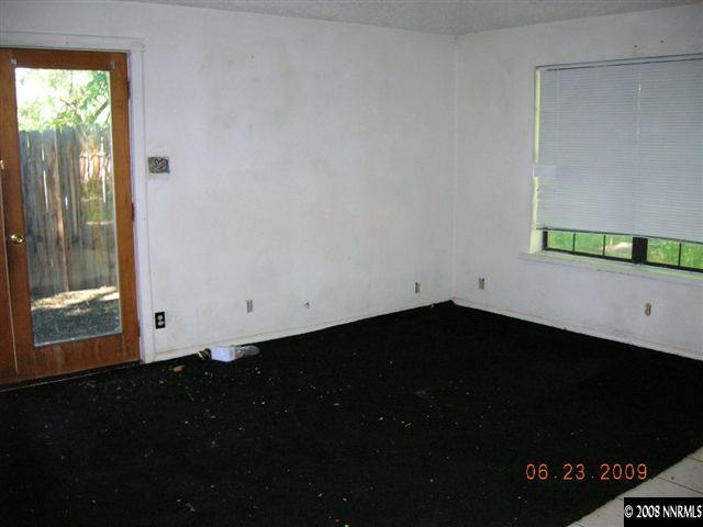 17900 South Virginia Street Reno, NV 89521 - Photo 5 of 9 a view of an empty room and window