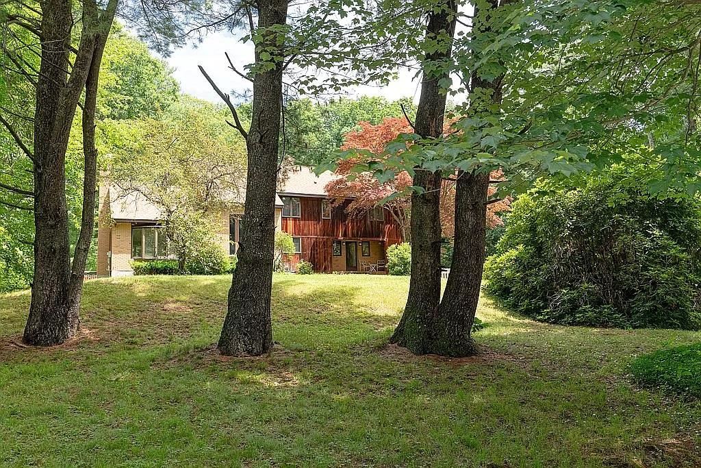 4 Mockingbird Hill Road Windham, NH 03087 - Photo 3 of 40