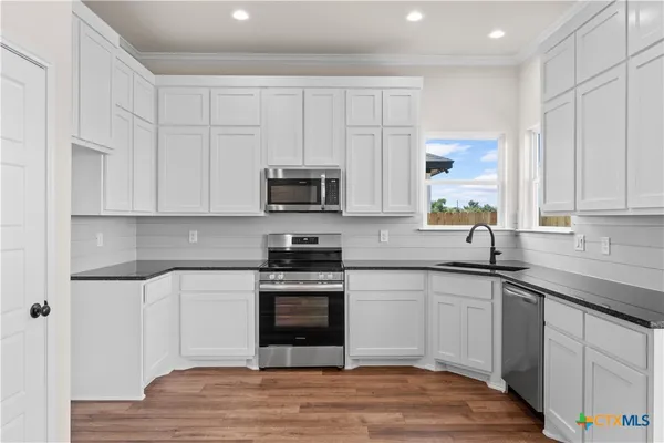 $359,900 | 210 Creek Plum Lane, Temple, TX 76502