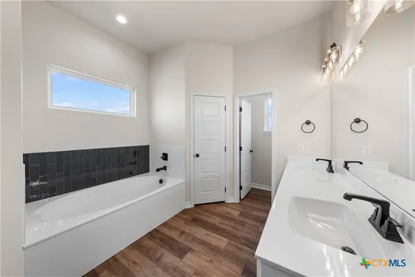 $359,900 | 210 Creek Plum Lane, Temple, TX 76502
