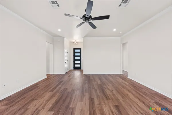 $359,900 | 210 Creek Plum Lane, Temple, TX 76502