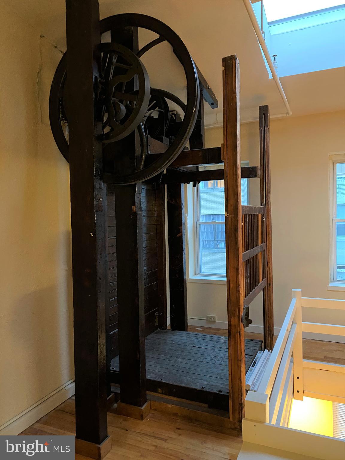 21 North 3rd Street, Unit 4C Philadelphia, PA 19106 - Photo 11 of 14 a view of an entryway