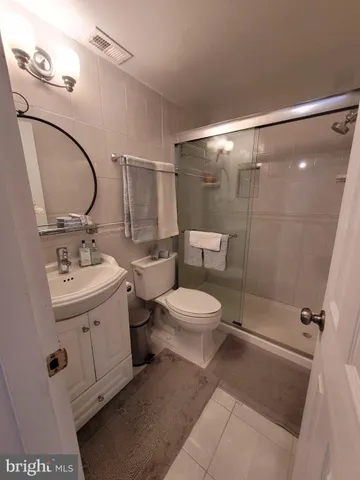 $1,850 | 3101 South Manchester Street, Unit 512, Falls Church, VA 22044