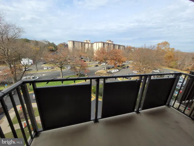 $1,850 | 3101 South Manchester Street, Unit 512, Falls Church, VA 22044