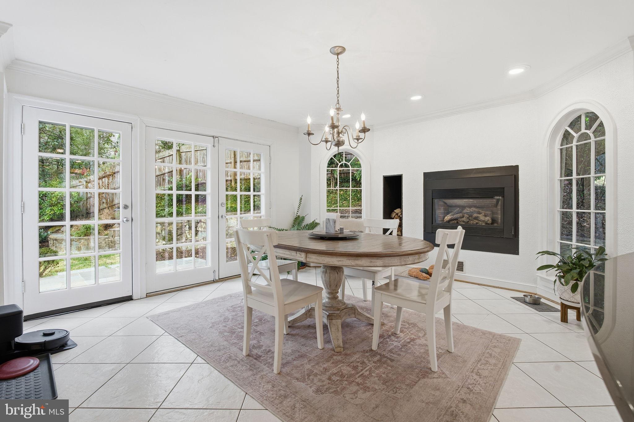 4800 Scarsdale Road Bethesda, MD 20816 - Photo 12 of 33 Kitchen dining area