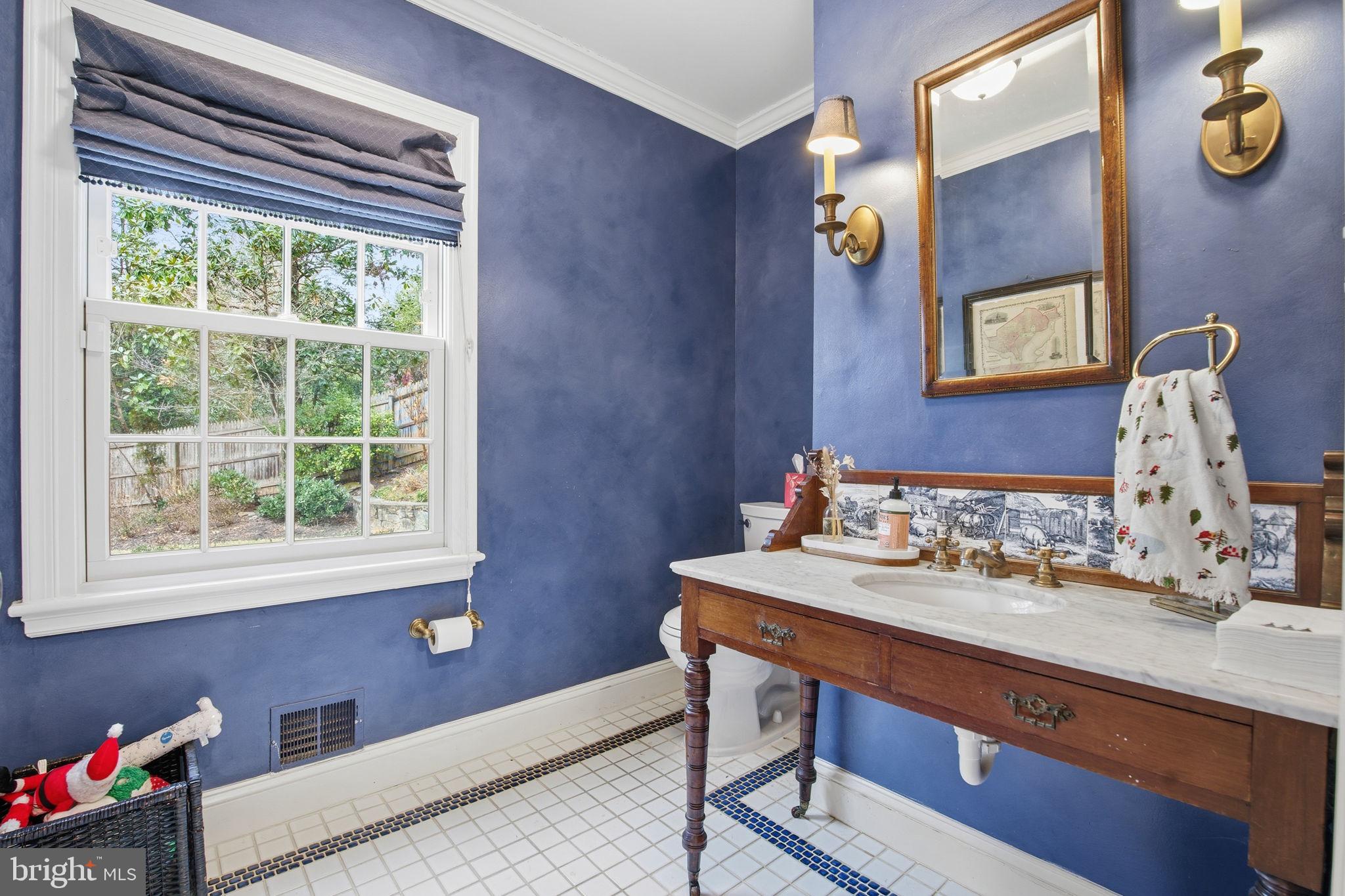 4800 Scarsdale Road Bethesda, MD 20816 - Photo 13 of 33 Powder room