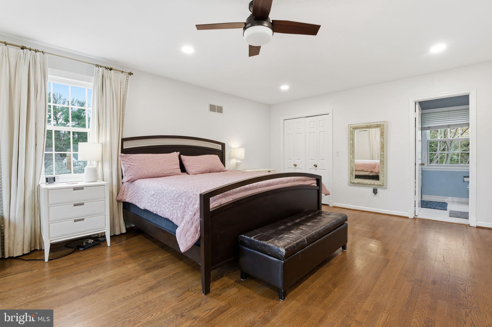 4800 Scarsdale Road Bethesda, MD 20816 - Photo 17 of 33 Master bedroom