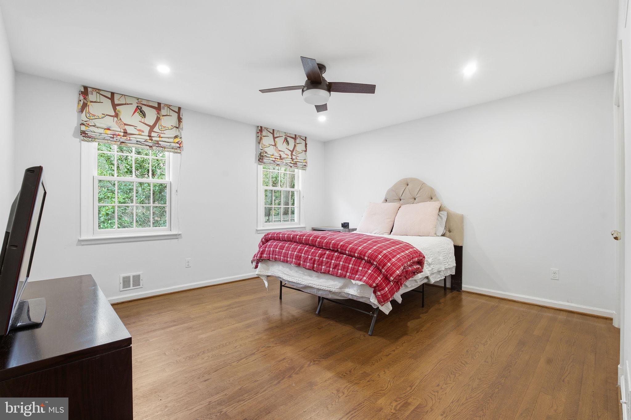 4800 Scarsdale Road Bethesda, MD 20816 - Photo 24 of 33 Bedroom 4