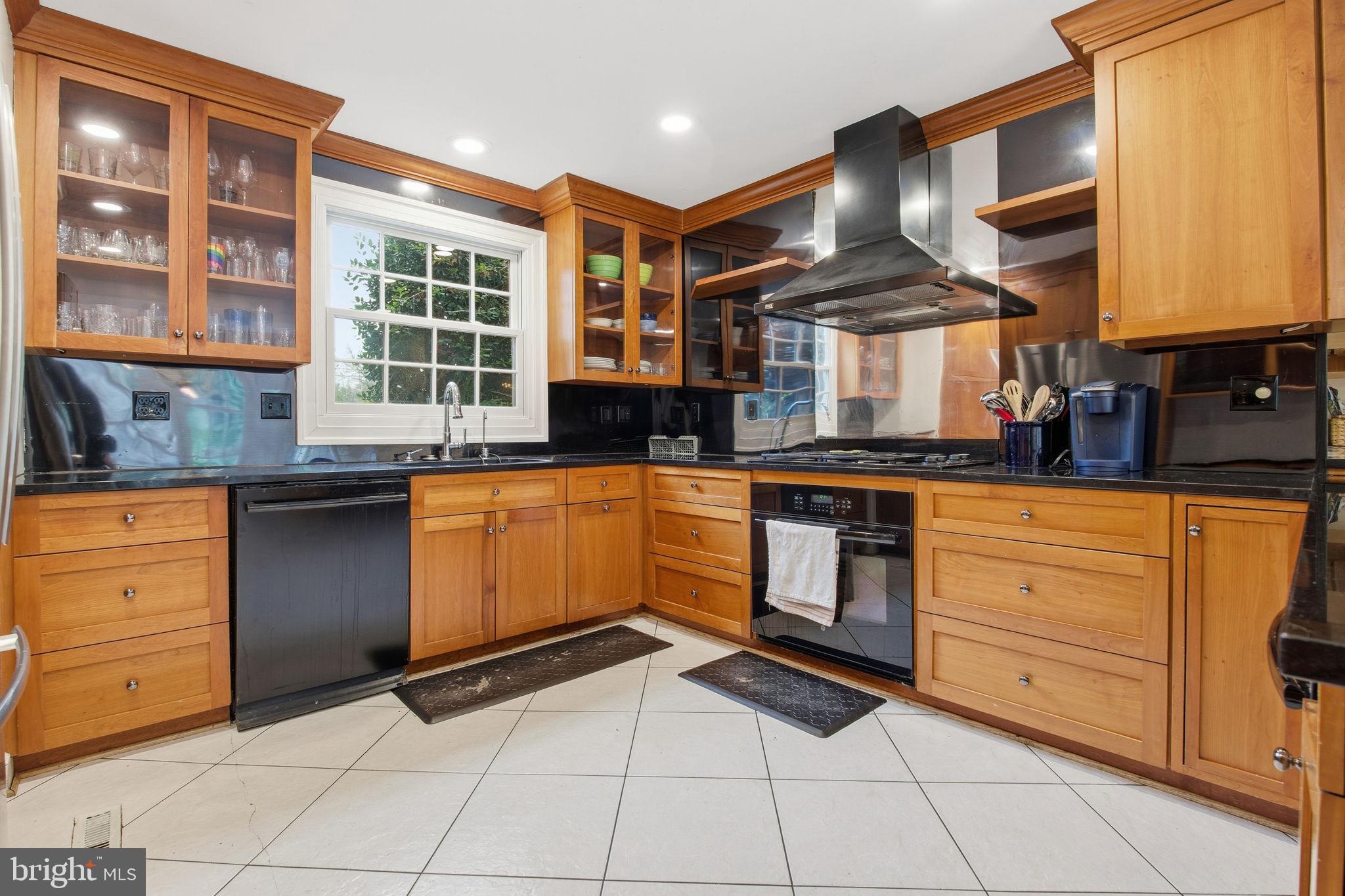 4800 Scarsdale Road Bethesda, MD 20816 - Photo 9 of 33 Kitchen