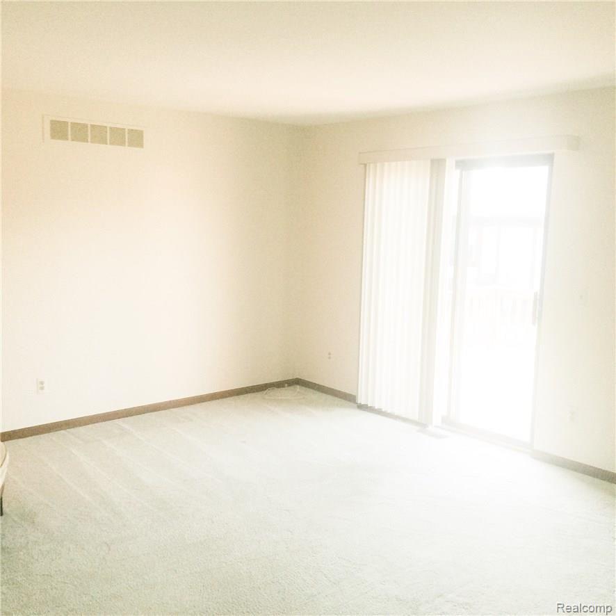 5440 Rene Drive Warren, MI 48091 - Photo 10 of 18 image.jpeg