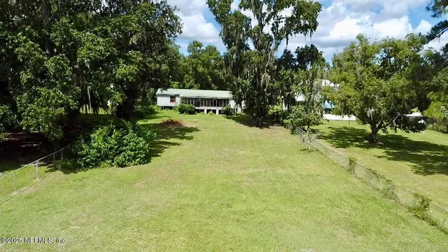 $135,000 | 126 Mirror Lake Drive, Interlachen, FL 32148