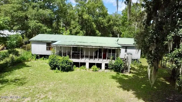 $135,000 | 126 Mirror Lake Drive, Interlachen, FL 32148