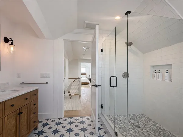 $5,000 | 193 Seaconnet Boulevard, Portsmouth, RI 02871