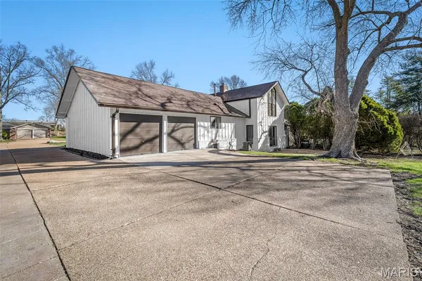 $500,000 | 500 Kingridge Drive, Ballwin, MO 63011