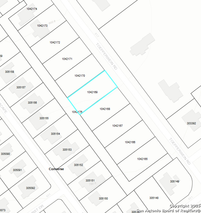 811 Toepperwein Road Converse, TX 78109 - Photo 2 of 4 a dirty room with white tiles