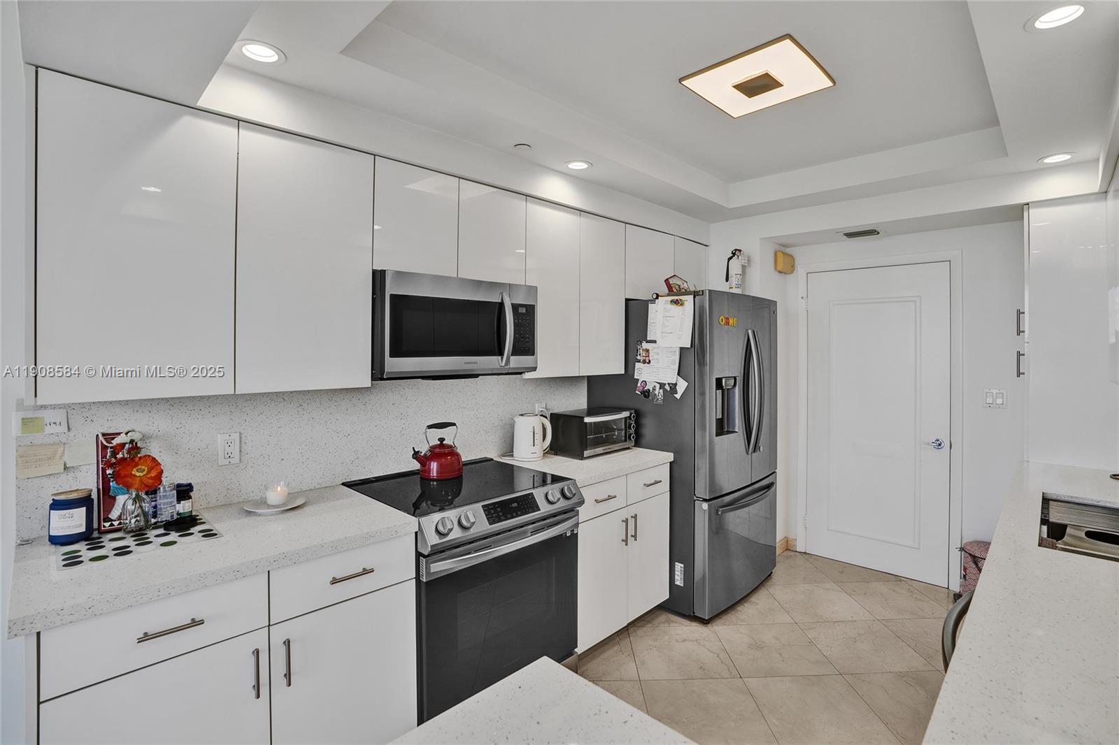 2000 Island Boulevard, Unit 1710 Aventura, FL 33160 - Photo 14 of 39